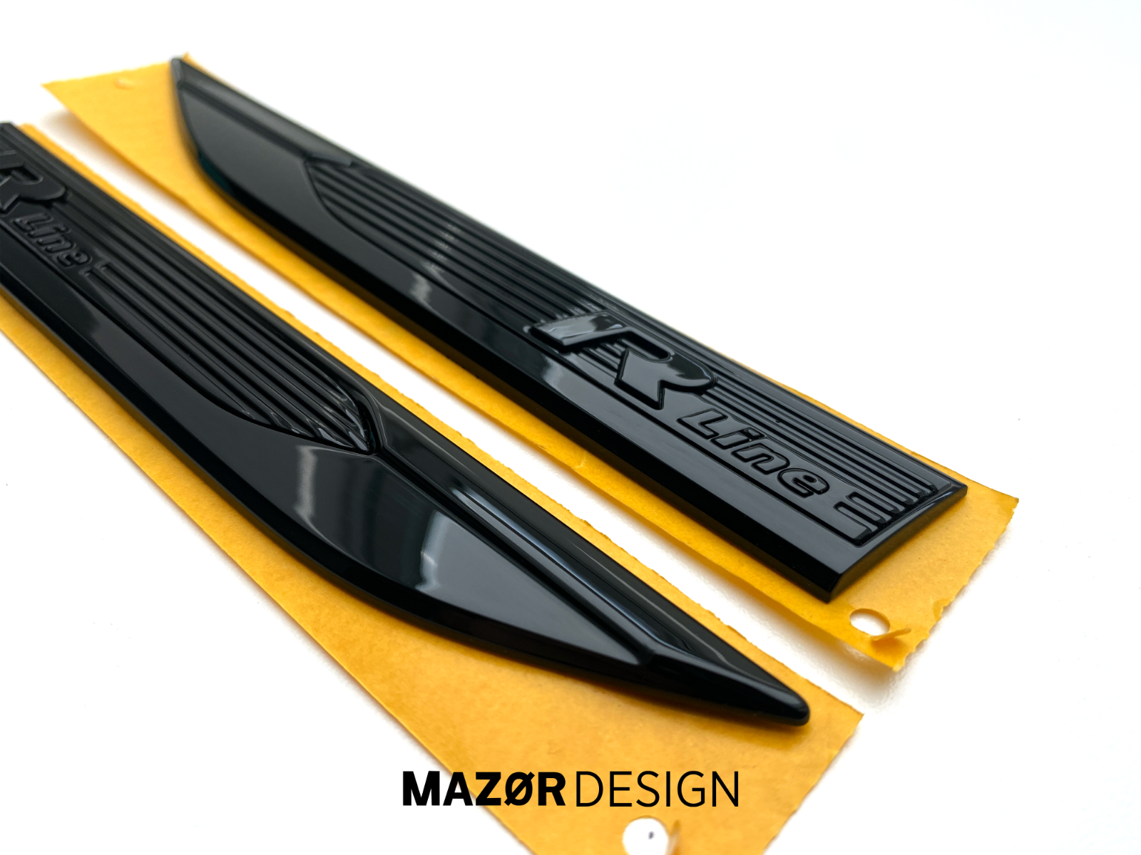 VW Passat B8 - R-Line Emblem Seite Schwarz Glanz bis 06/19