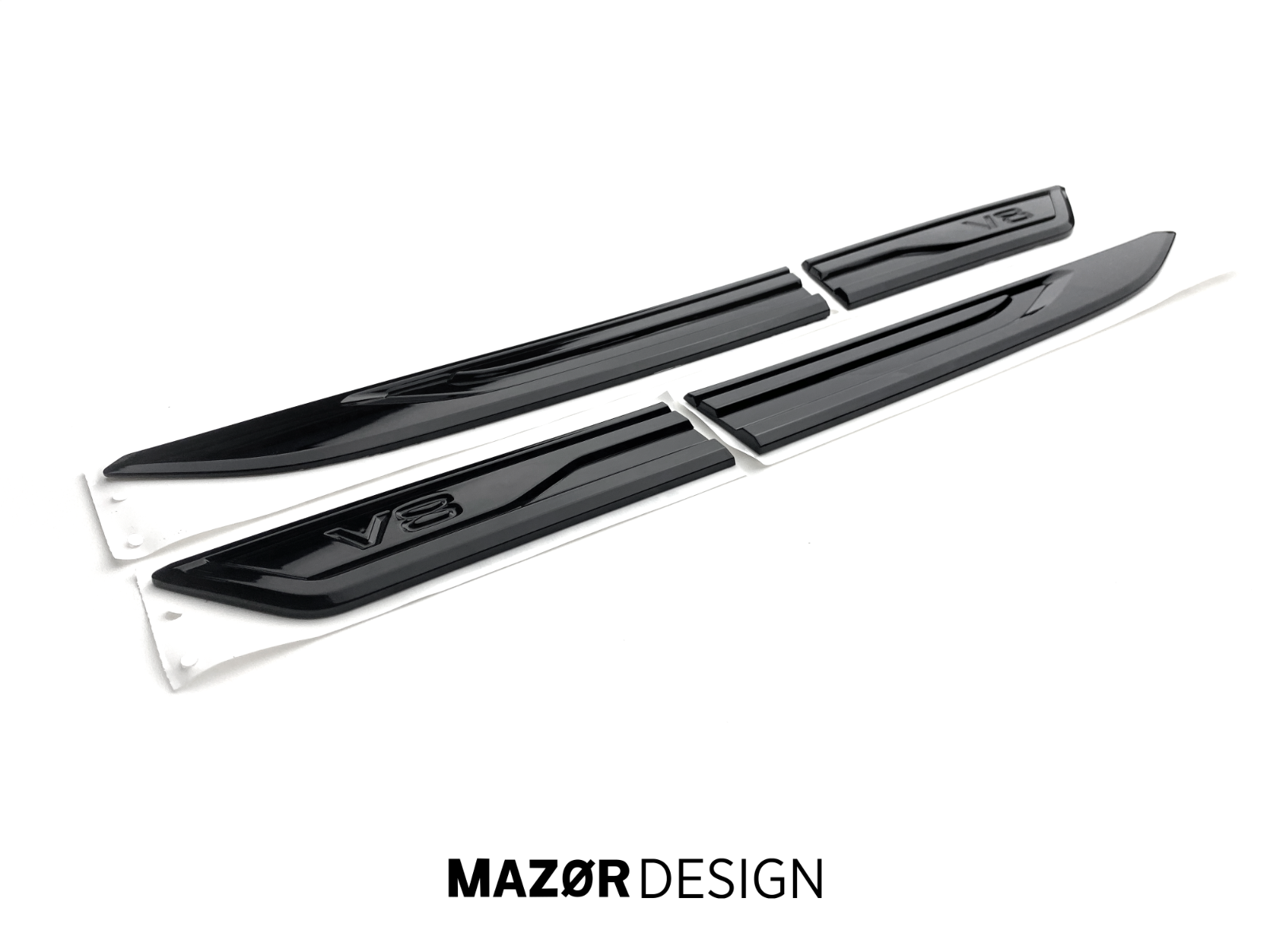 VW Touareg 3 - V8 Emblem Seite Schwarz Glanz