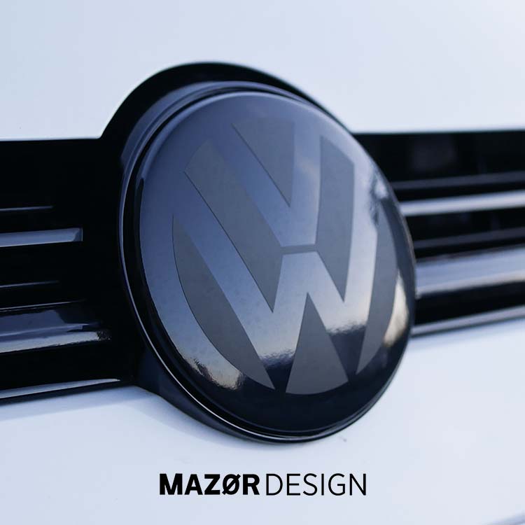 VW Passat B8 - Emblem Schwarz Glanz Vorne (07/2019 bis 07/2020)