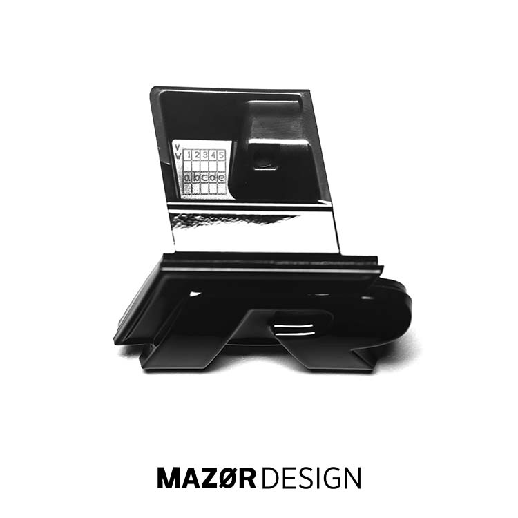 VW Golf 7 - R Emblem Vorne Schwarz Glanz