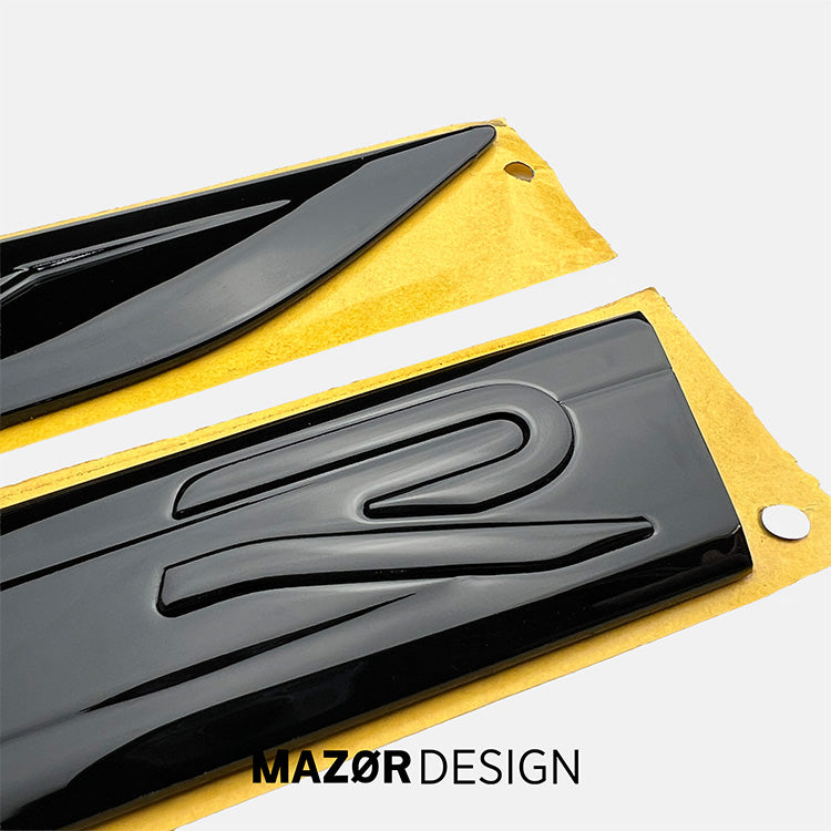 VW Golf 8 - R Emblem Seite Kotflügel Plakette Schwarz Glanz