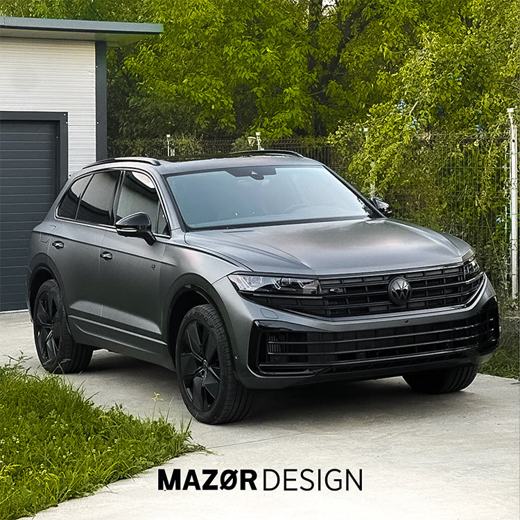 VW Touareg 3 Facelift - R Emblem Vorne Schwarz Glanz