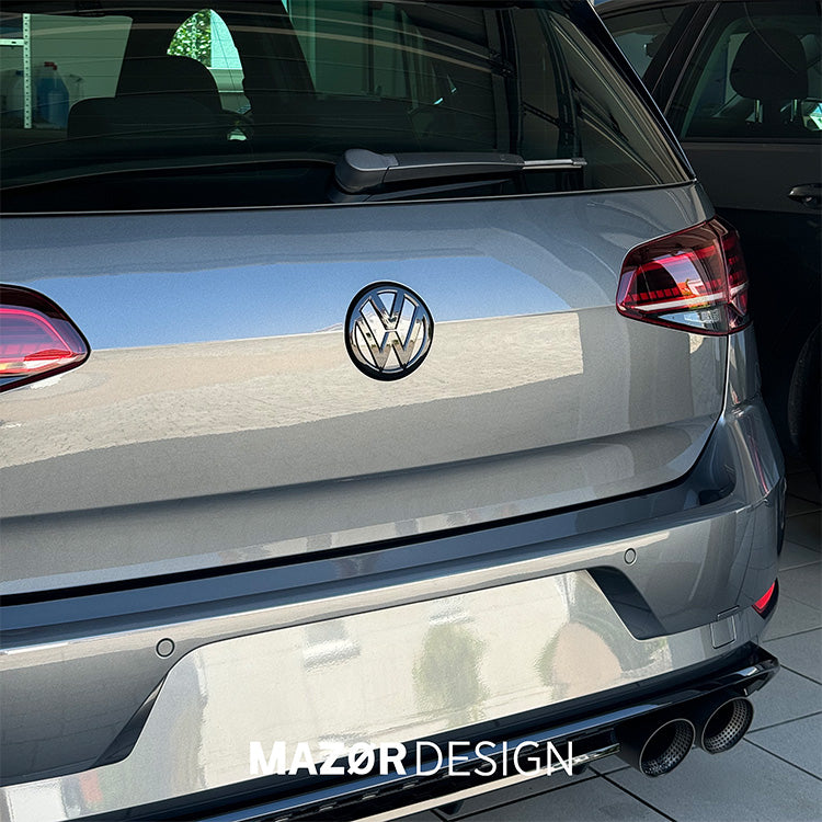 VW Golf 7 - Emblem Hinten Schwarz Glanz Indium Grau (LR7H)