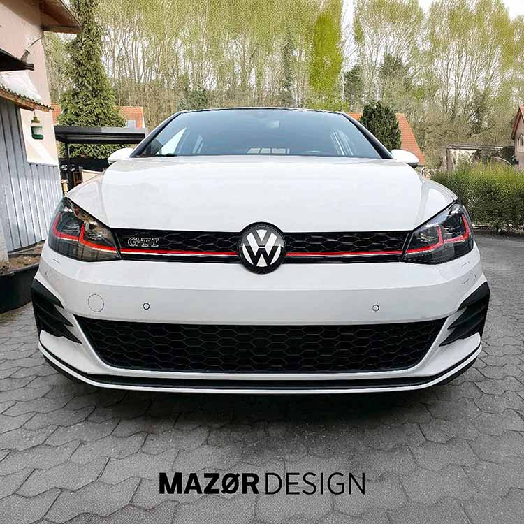 VW Golf 7 Facelift - Emblem Front White