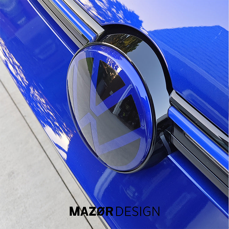 VW Golf 8 - Emblem Vorne Schwarz Glanz & Lapiz Blue LD5K