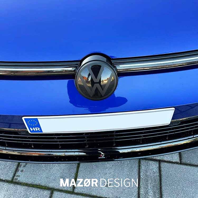 VW Golf 8 - Emblem Vorne Schwarz Glanz