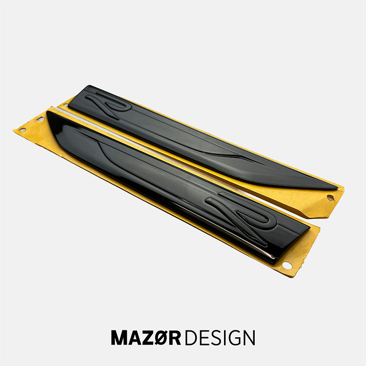 VW Golf 8 - R Emblem Seite Kotflügel Plakette Schwarz Glanz